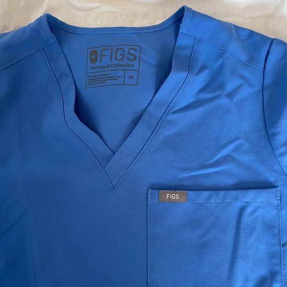 Figs light blue xs scrub tops - Picture 3 of 3